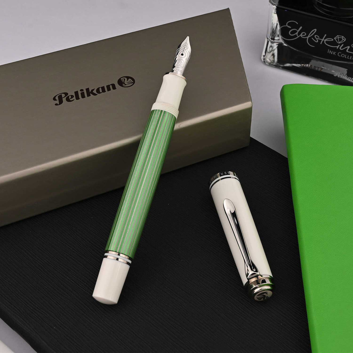 Pelikan M605 Fountain Pen - Green White CT (Special Edition) 1
