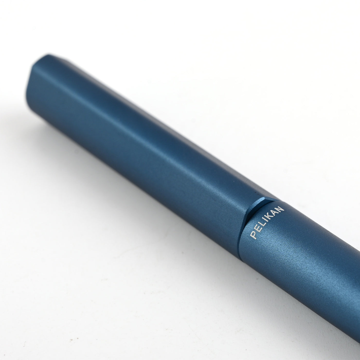 Pelikan Ineo Fountain Pen - Ocean Blue 5