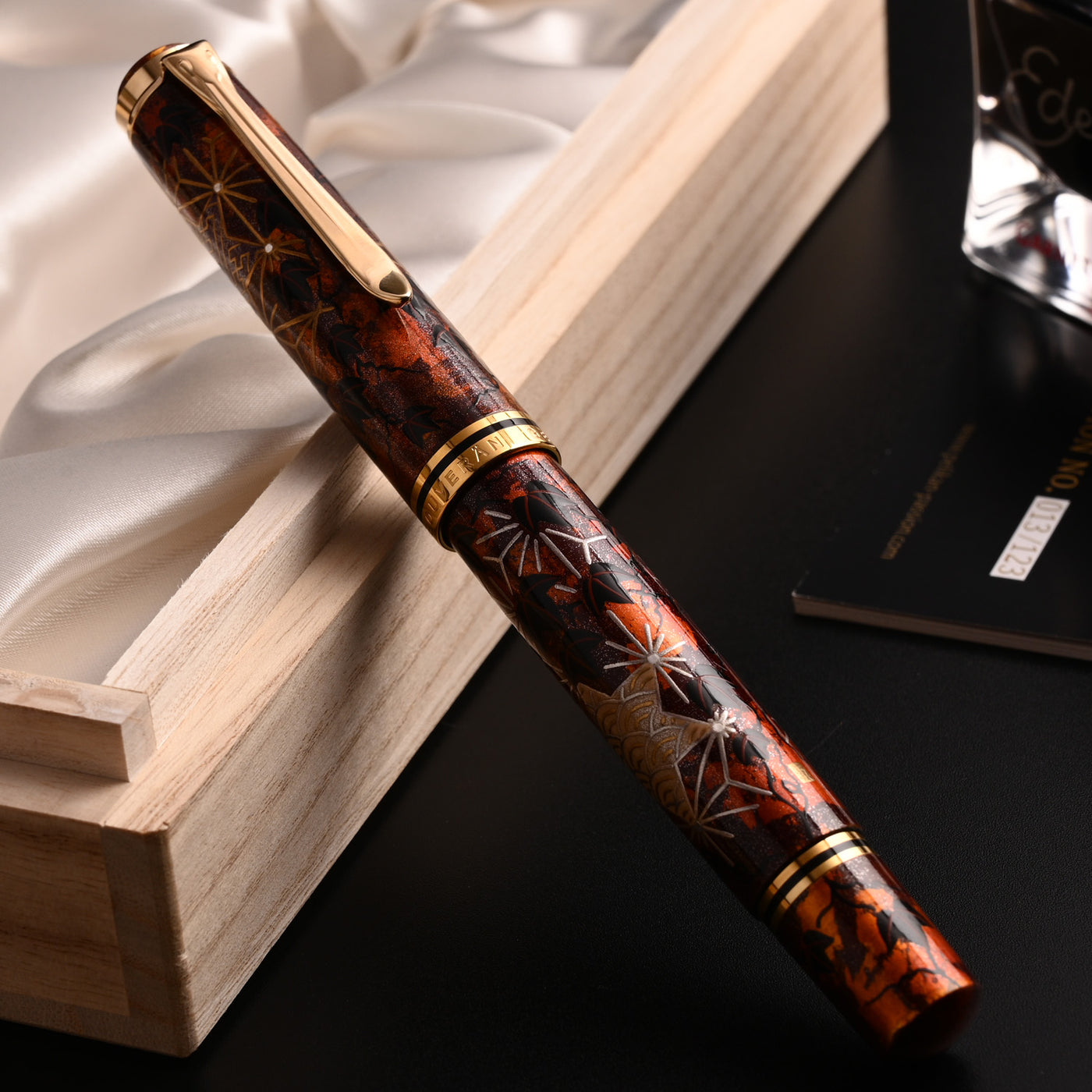 Pelikan M1000 Maki-e Fountain Pen - Ivy and Komon (Limited Edition)