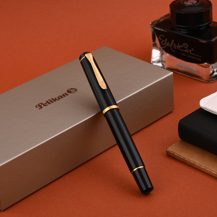 筆記具 Pelikan M200 F Amazon.com : Pelikan Souverän M200 Fountain Pen, Medium Nib