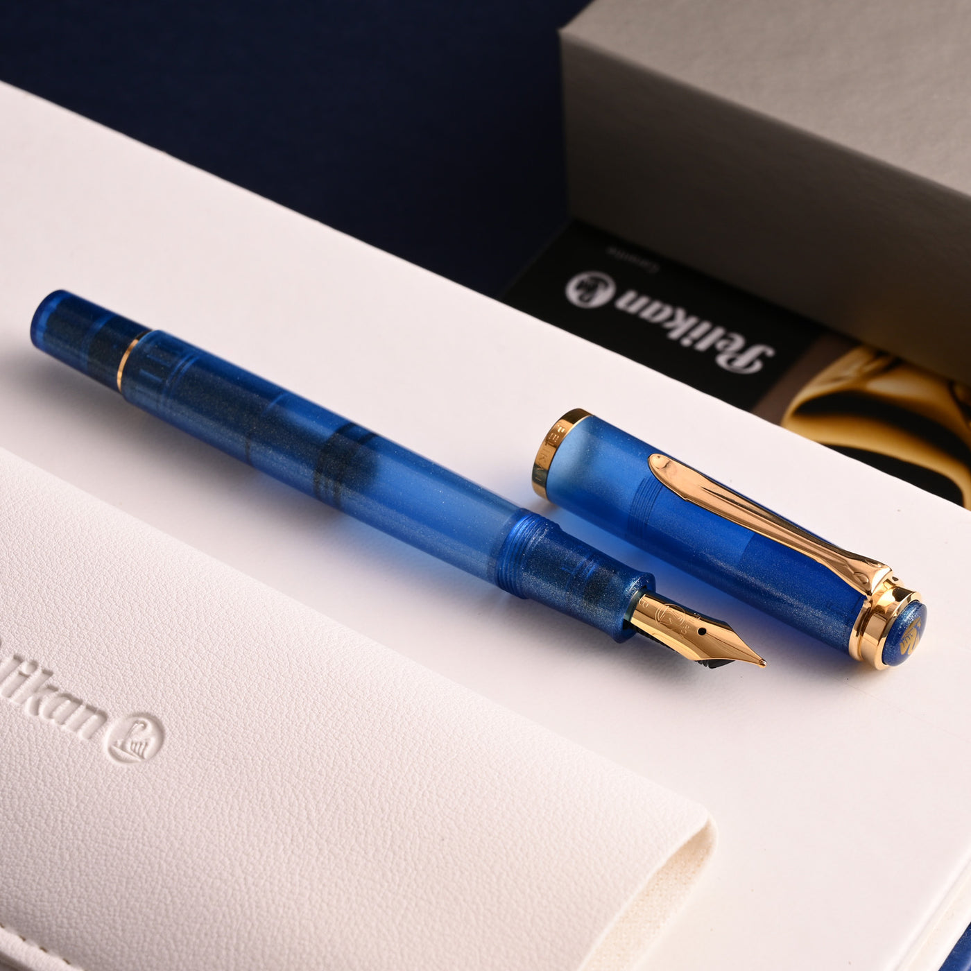 Pelikan M200 Fountain Pen - Golden Lapis GT (Special Edition) 7