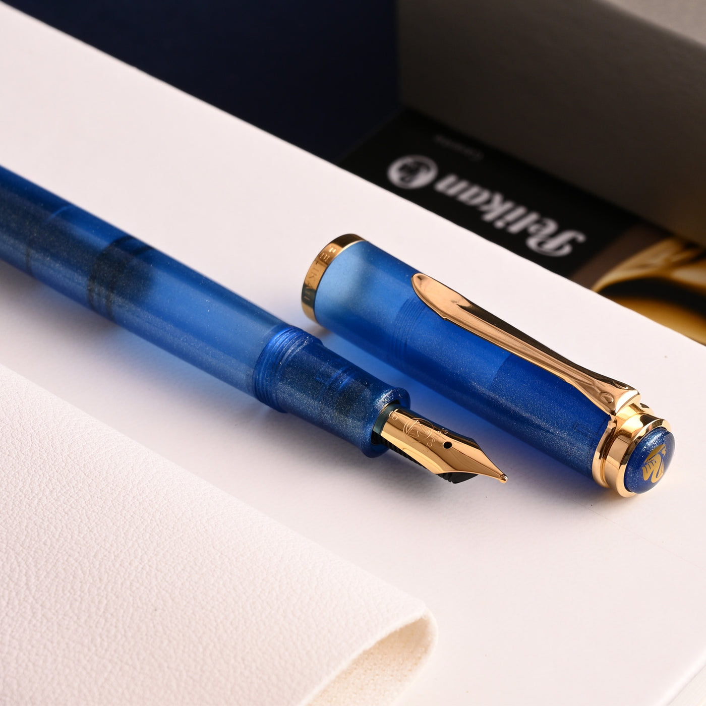 Pelikan M200 Fountain Pen - Golden Lapis GT (Special Edition) 8