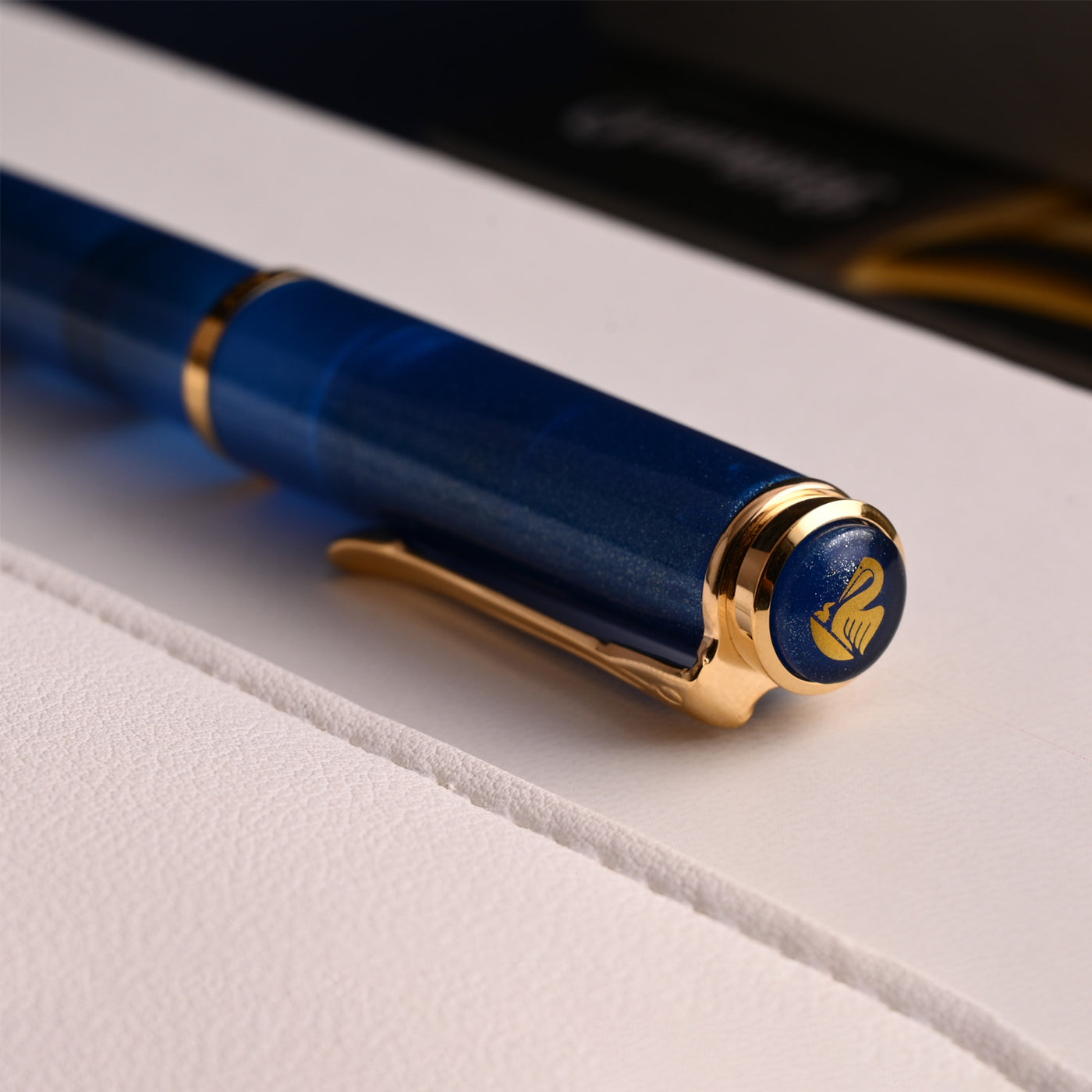 Pelikan M200 Fountain Pen - Golden Lapis GT (Special Edition) 10