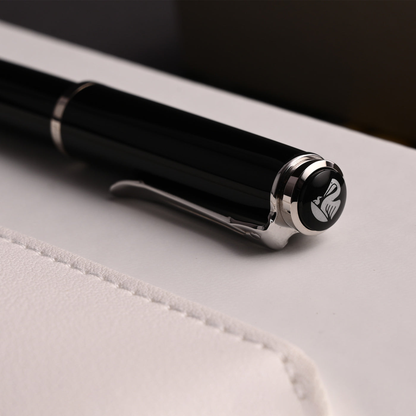 Pelikan M205 Fountain Pen - Black CT 11