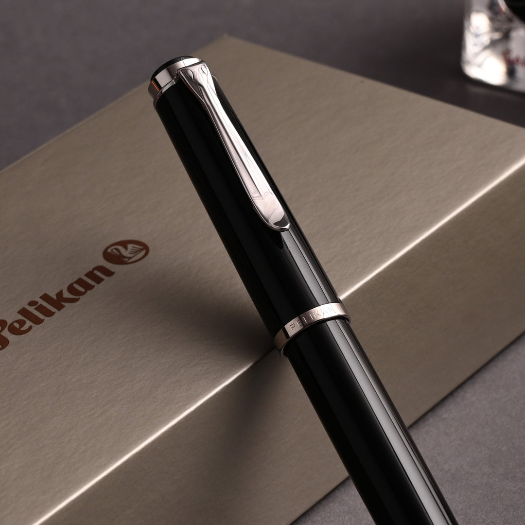 Pelikan Souverän M400 Black/Green fountain pen – P.W. Akkerman Den Haag