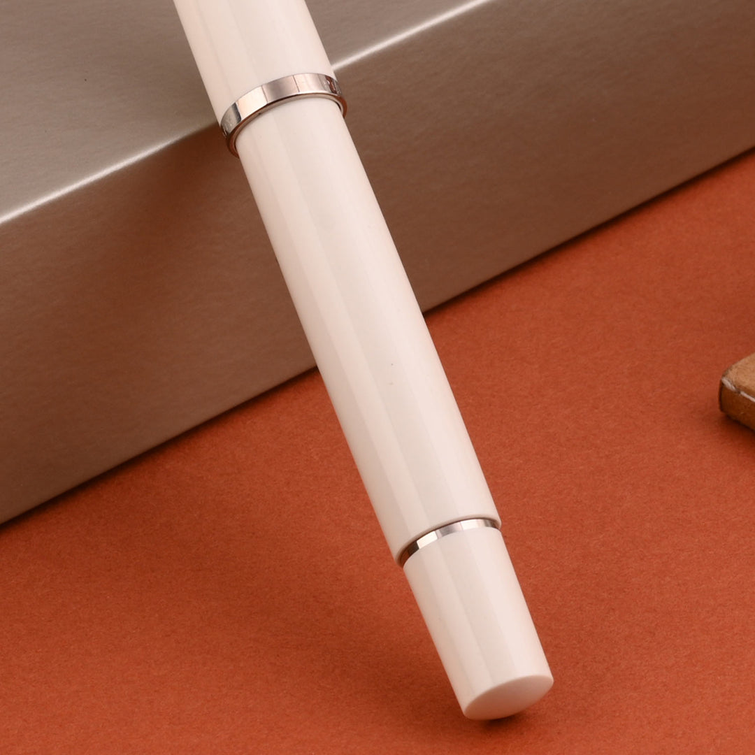 Pelikan M205 White Fountain Pen | Shop Online at Makoba | Pelikan