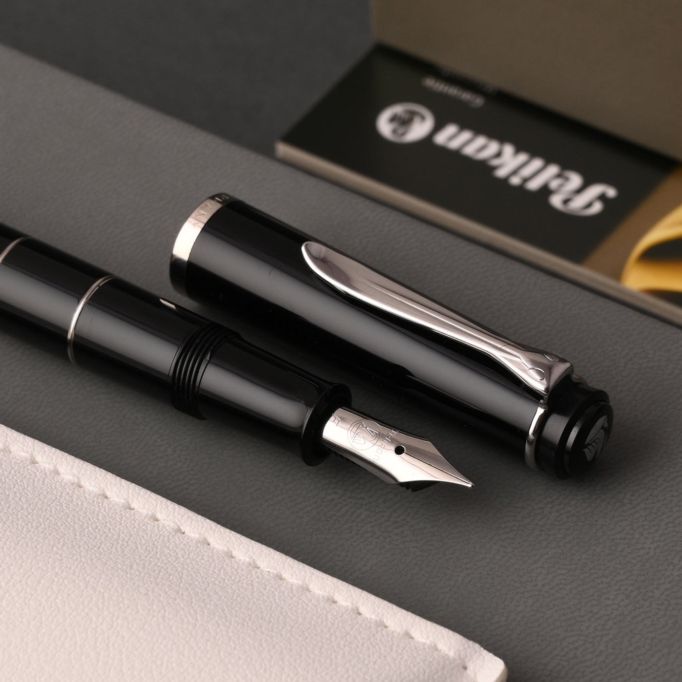 Pelikan M215 Fountain Pen - Black Rings CT 9