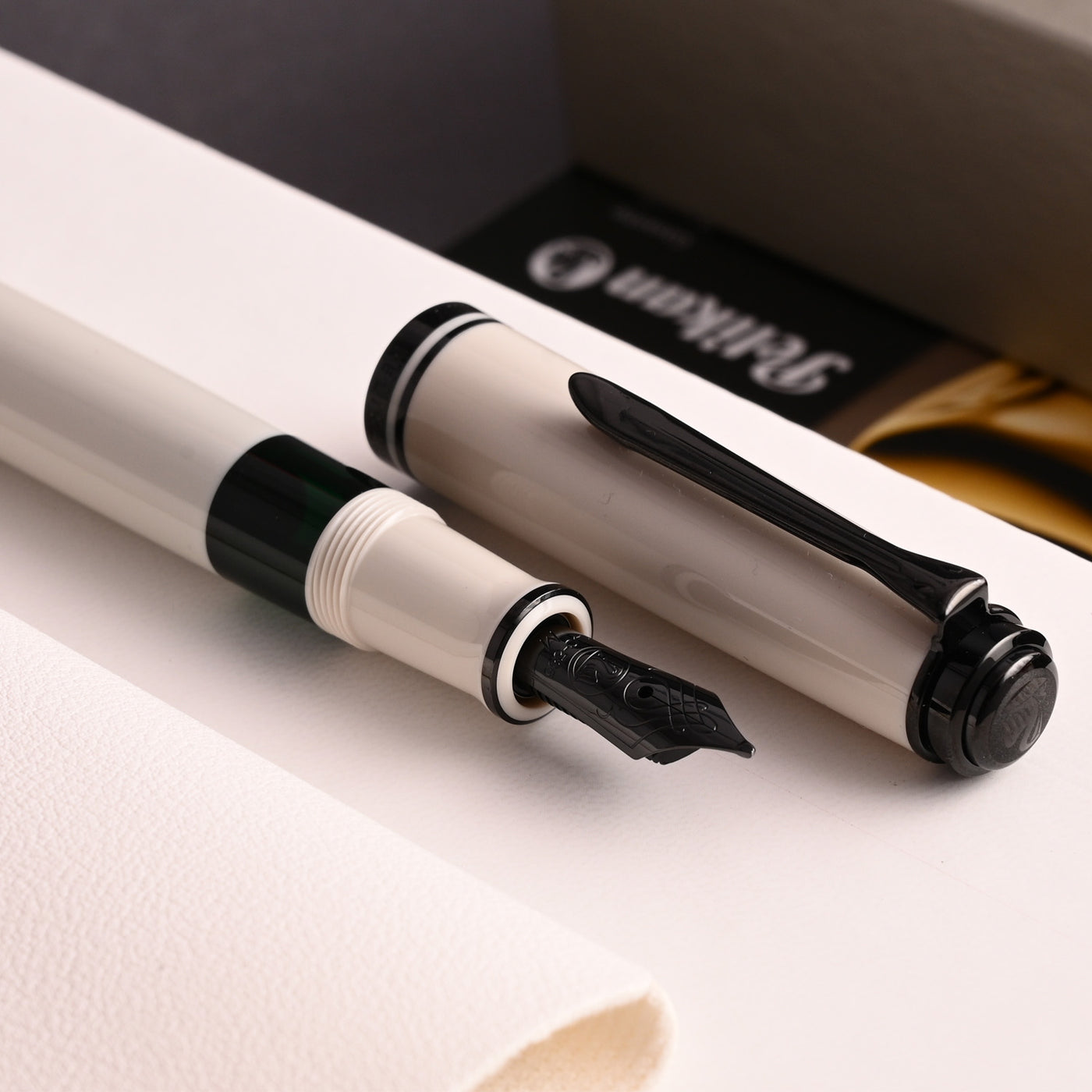 Pelikan M670 Fountain Pen - Warm Grey (Special Edition) 7