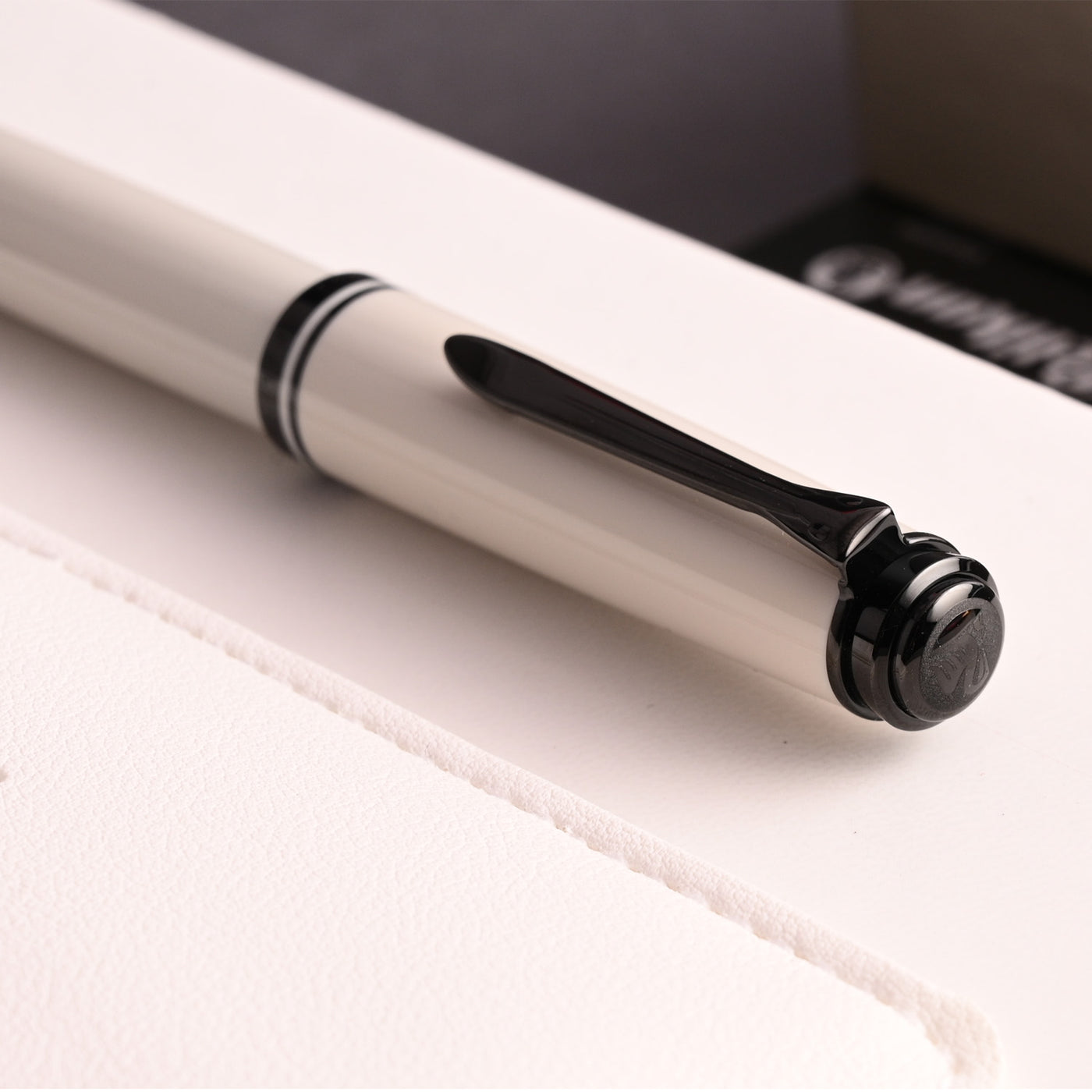 Pelikan M670 Fountain Pen - Warm Grey (Special Edition) 9