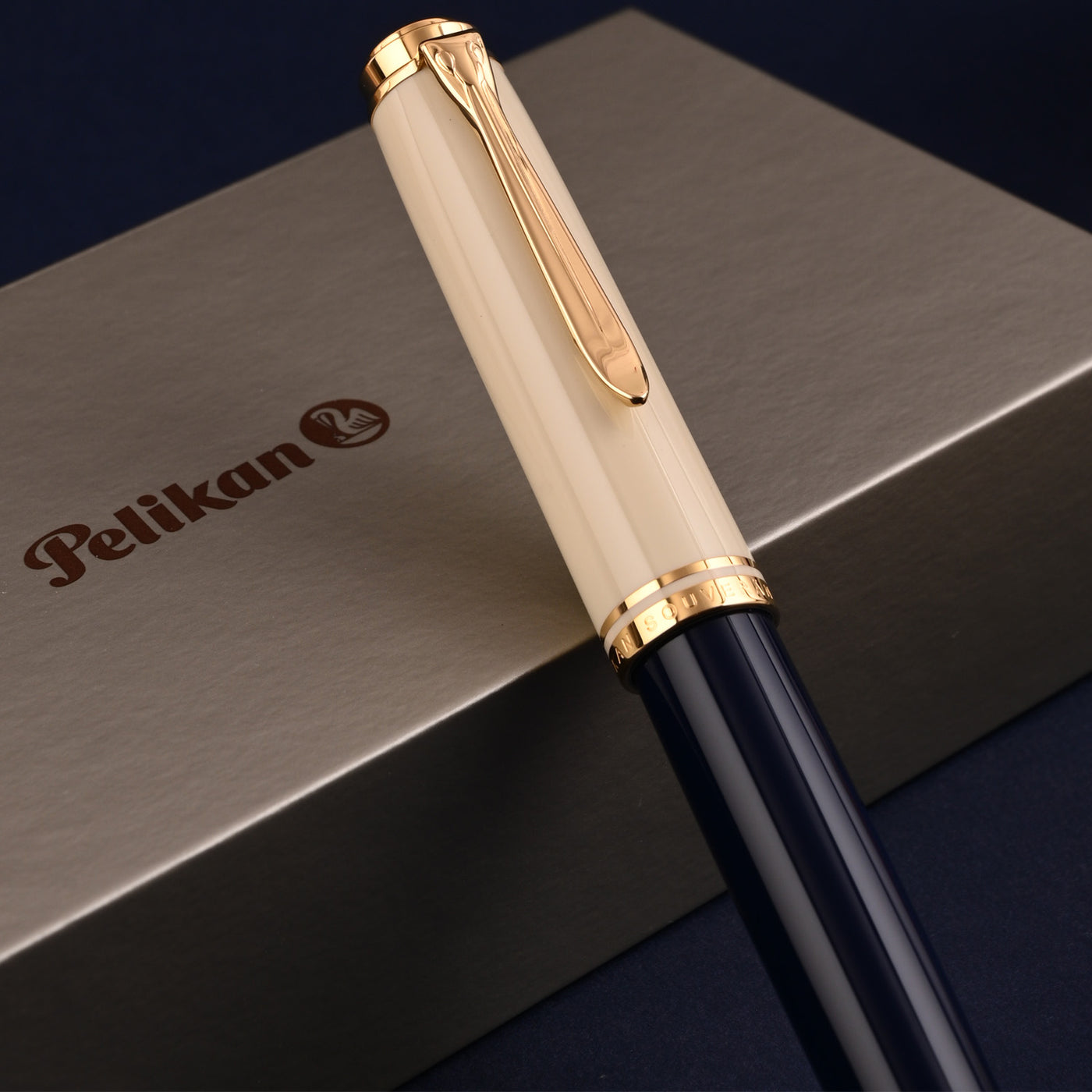 Pelikan M800 Fountain Pen - Cream Blue GT (Special Edition) 12