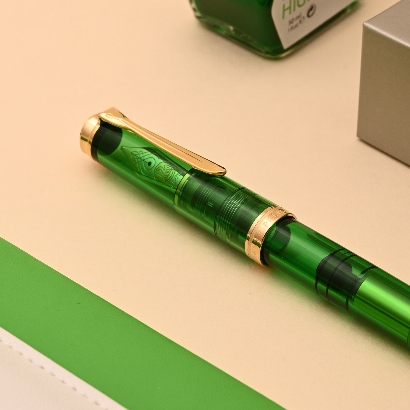 Pelikan M800 Fountain Pen - Green Demonstrator (Special Edition) 11