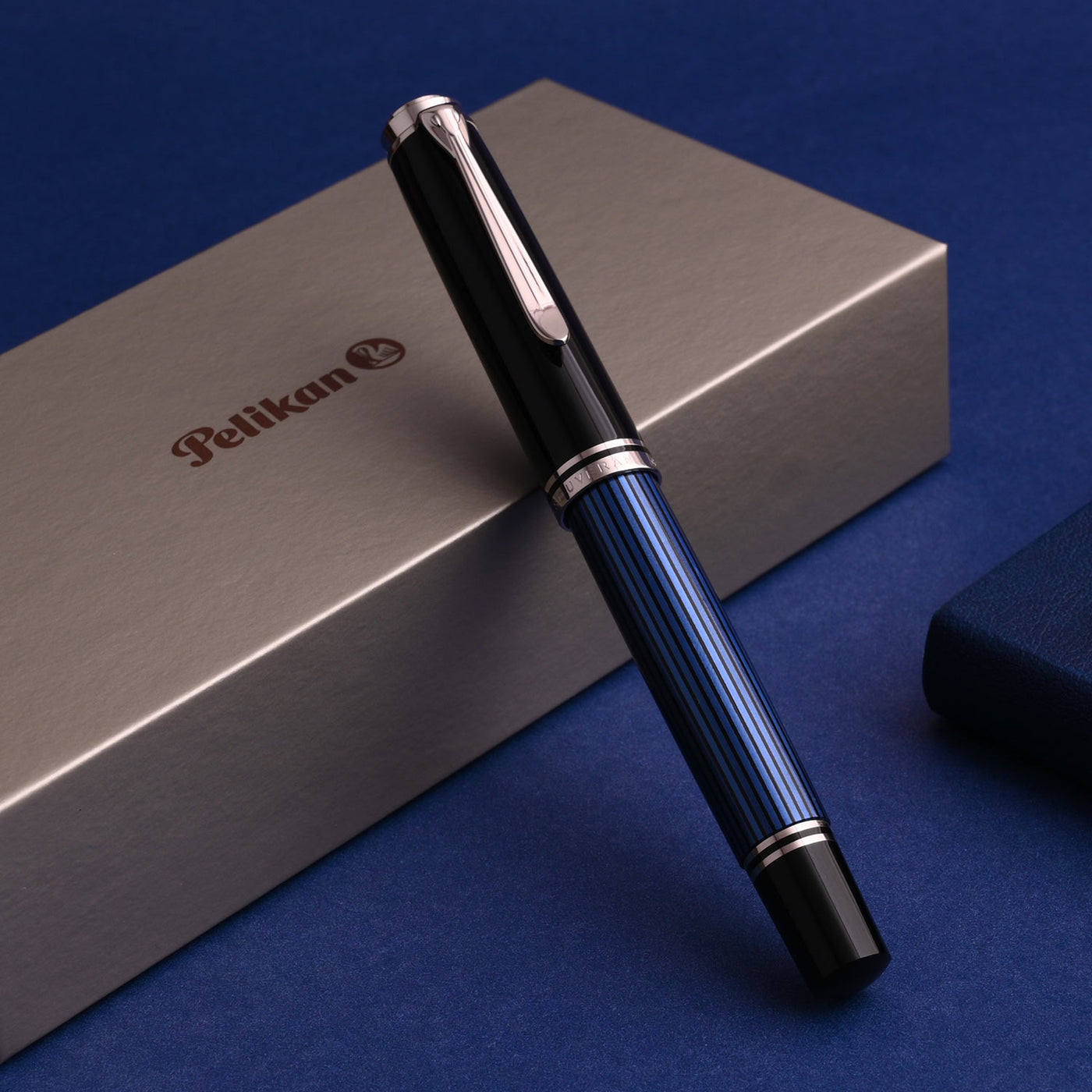 Pelikan M805 Fountain Pen - Black Blue CT 14
