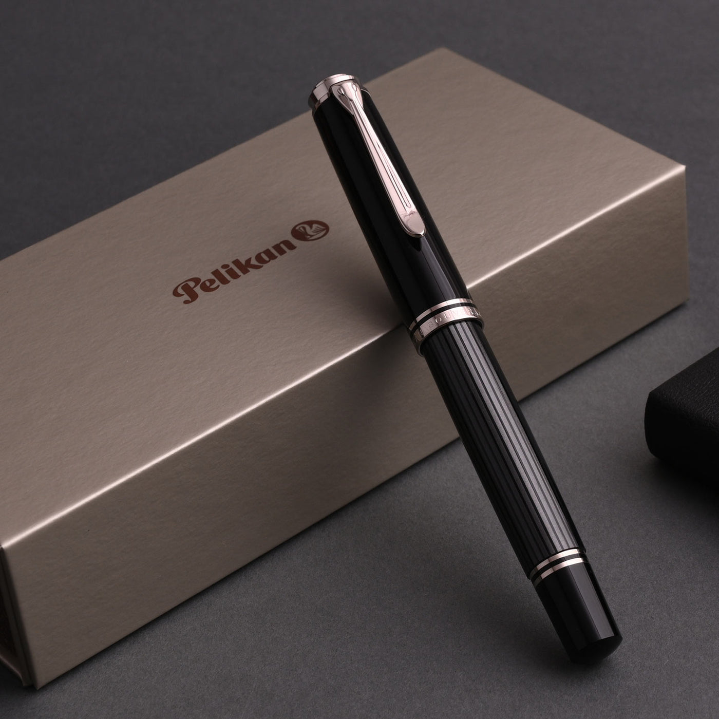 Pelikan M805 Fountain Pen - Stresemann Anthracite (Special Edition) 13