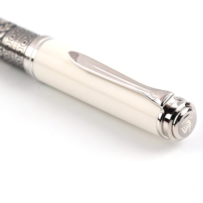 Pelikan M910 Toledo Fountain Pen - White GT (Special Edition) 4