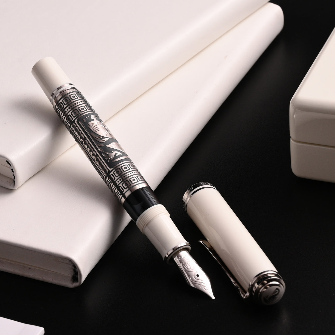 Pelikan M910 Toledo Fountain Pen - White GT (Special Edition) 7