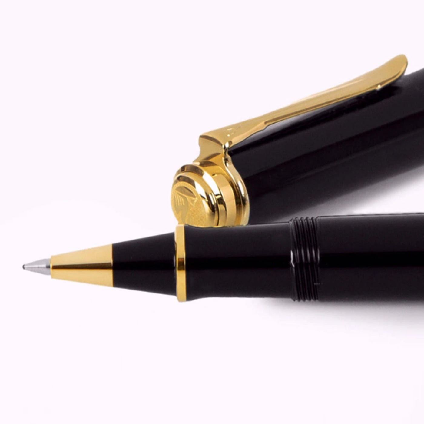 Pelikan Souveran R400 Roller Ball Pen - Black GT