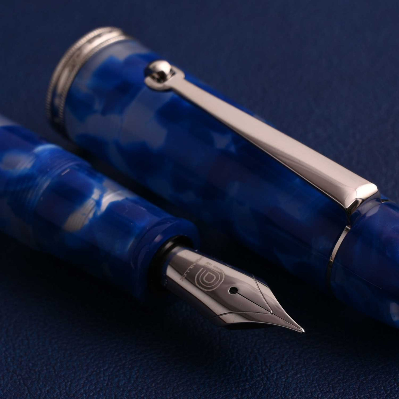 Penlux Masterpiece Grande Fountain Pen - Koi Blue & White 8