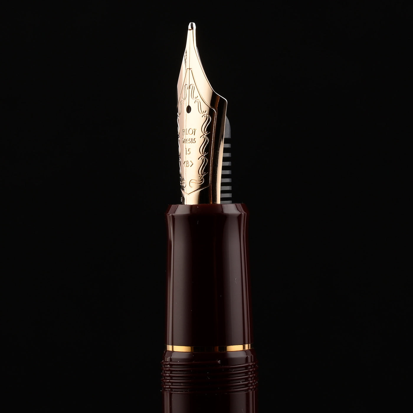 Pilot Custom 743 Fountain Pen - Deep Red GT