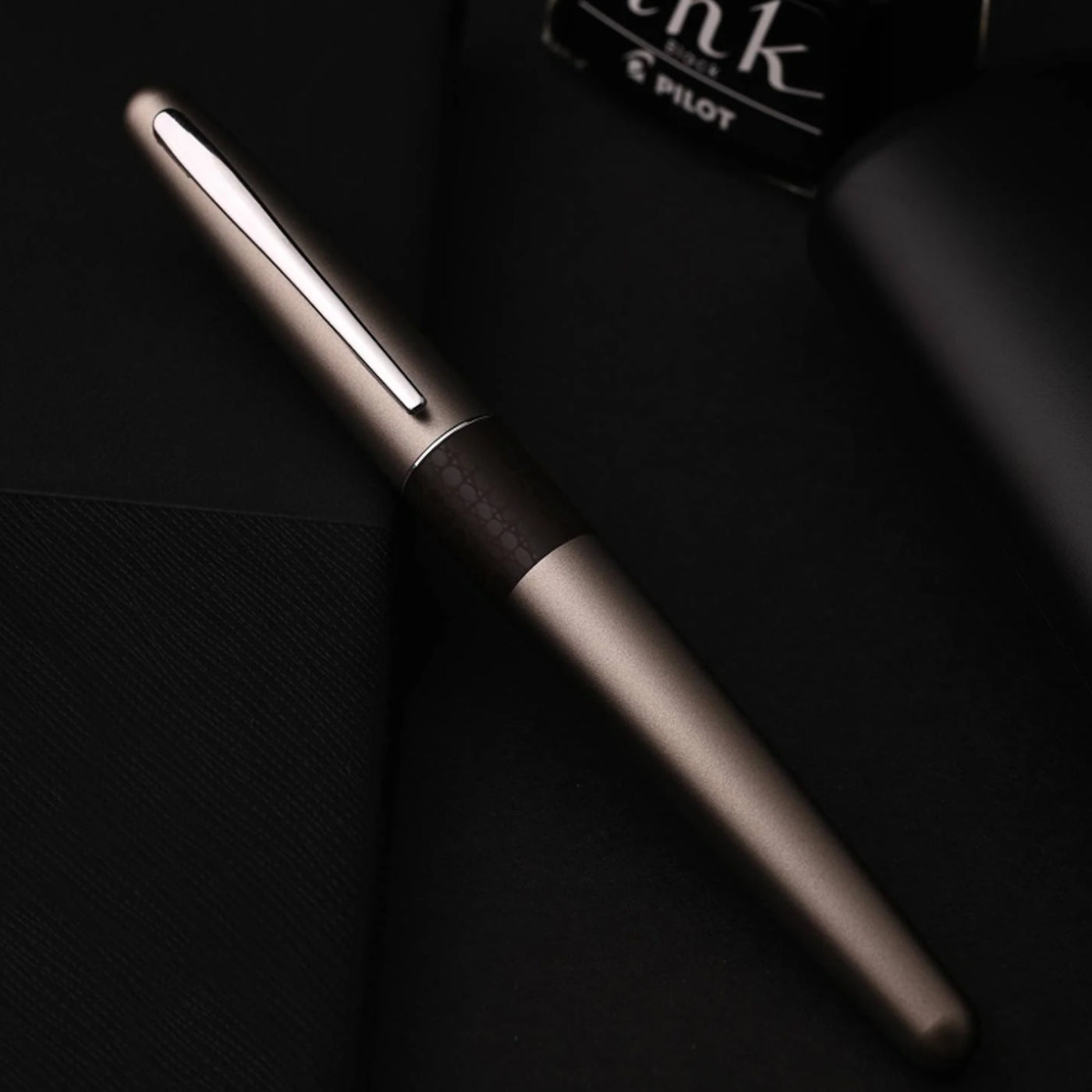 Pilot MR Animal Fountain Pen with Con40 Converter - Bronze Lizard CT