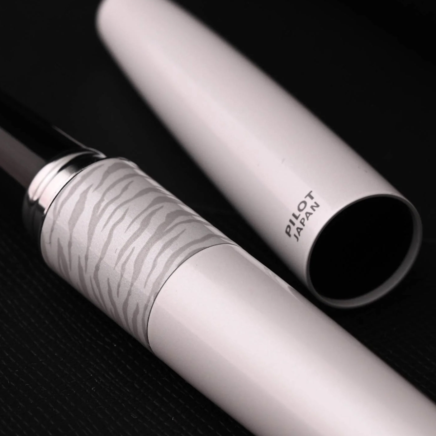 Pilot MR Animal Fountain Pen with Con40 Converter - White Tiger CT