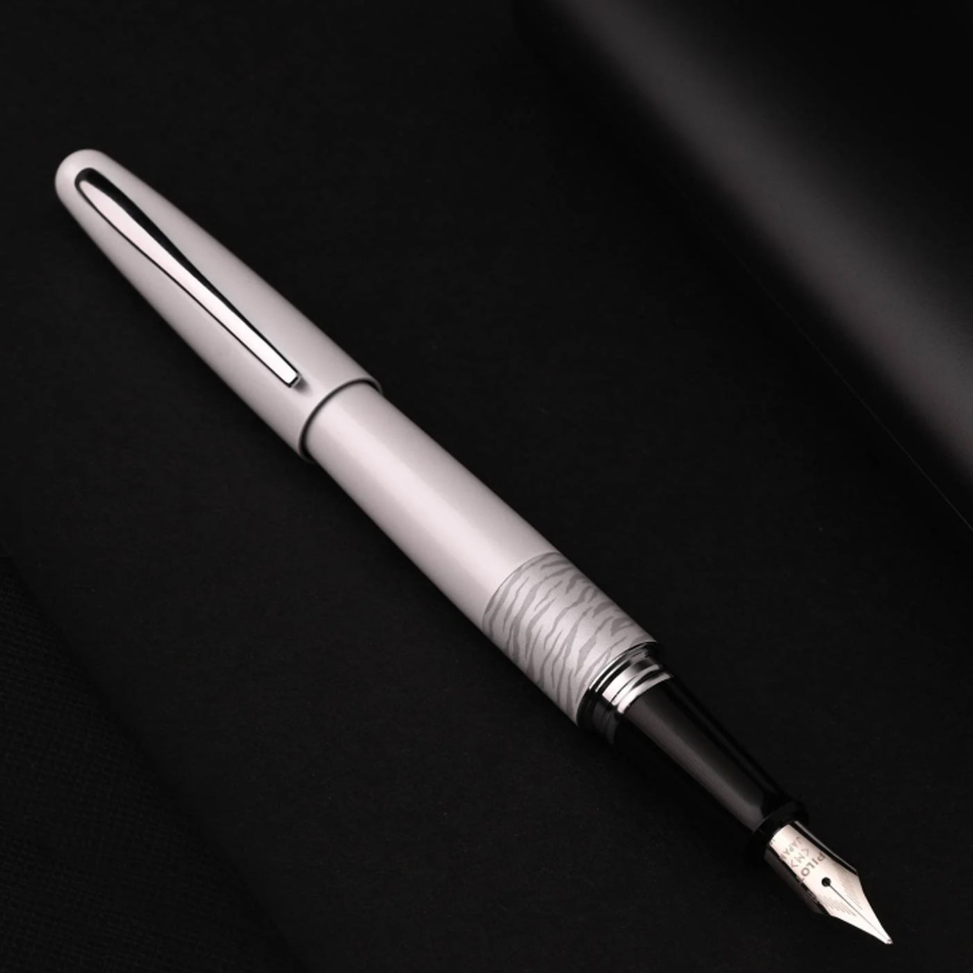 Pilot MR Animal Fountain Pen with Con40 Converter - White Tiger CT