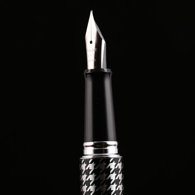 Pilot Metropolitan Retro Pop with Con40 Converter Fountain Pen - Grey Houndstooth CT