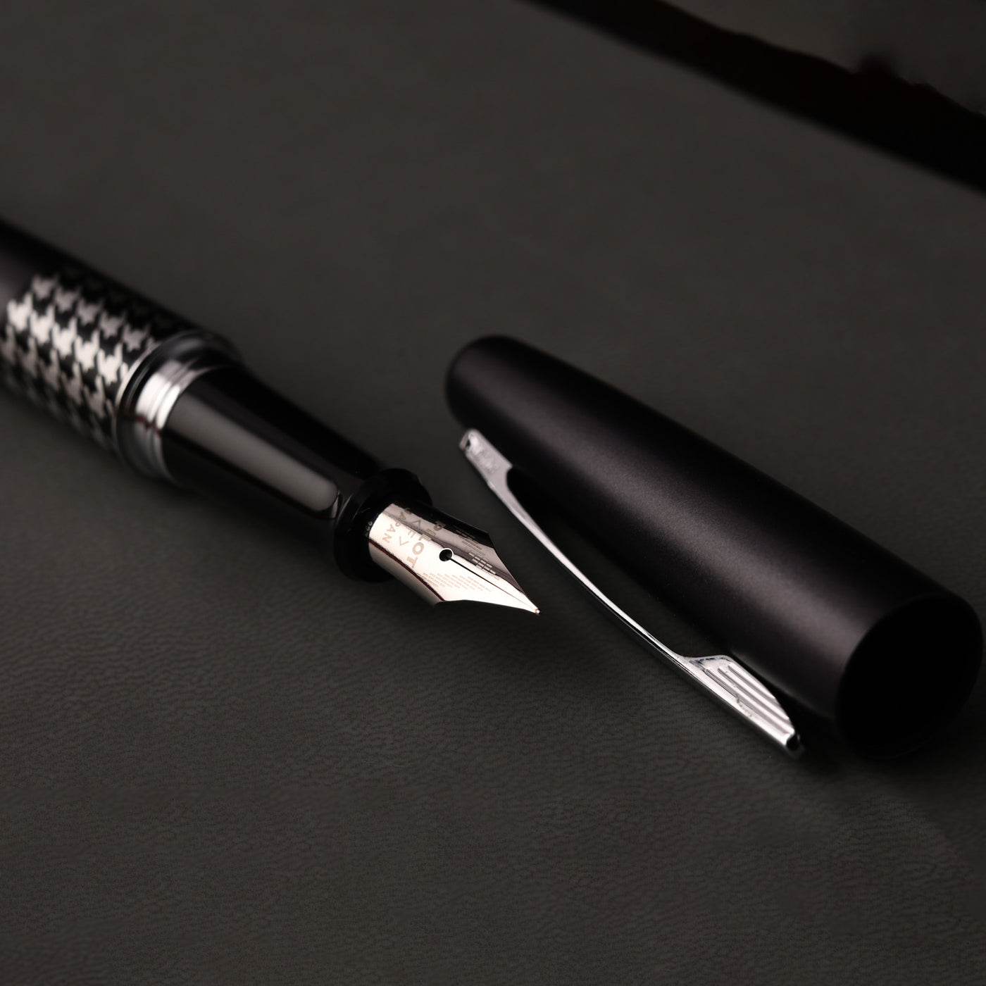 Pilot Metropolitan Retro Pop with Con40 Converter Fountain Pen - Grey Houndstooth CT