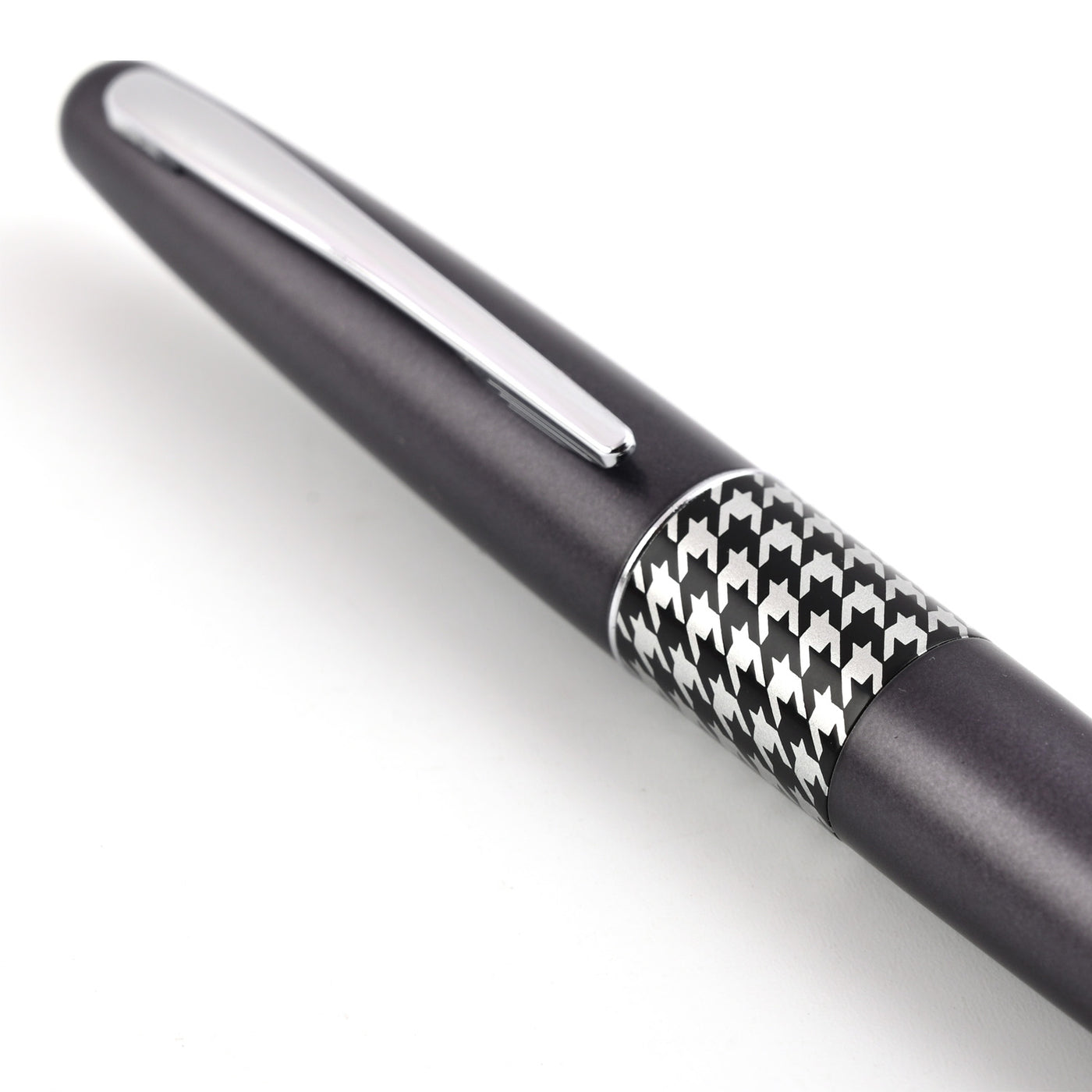 Pilot Metropolitan Retro Pop with Con40 Converter Fountain Pen - Grey Houndstooth CT