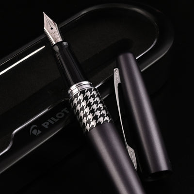 Pilot Metropolitan Retro Pop with Con40 Converter Fountain Pen - Grey Houndstooth CT