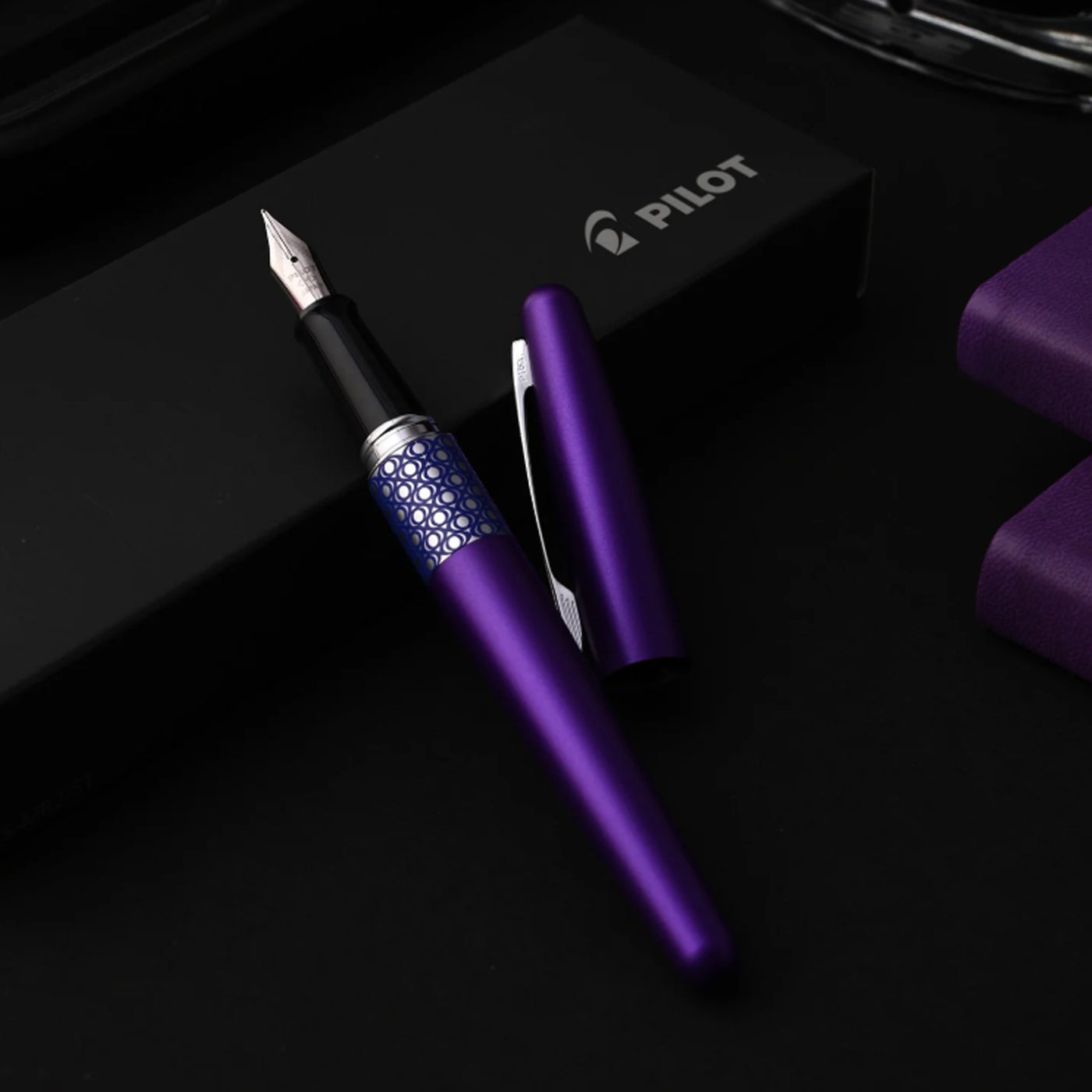 Pilot Metropolitan Retro Pop with Con40 Converter Fountain Pen - Purple Ellipse CT