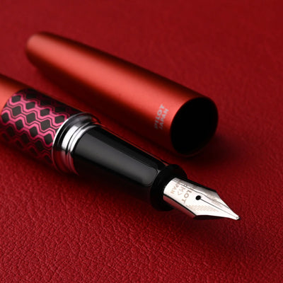 Pilot Metropolitan Retro Pop with Con40 Converter Fountain Pen - Red Wave CT