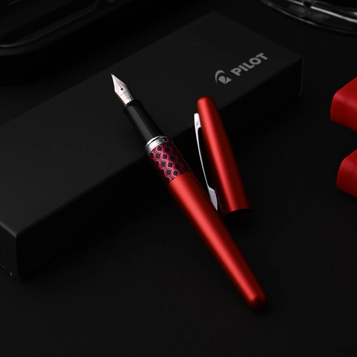 Pilot Metropolitan Retro Pop with Con40 Converter Fountain Pen - Red Wave CT