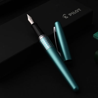 Pilot Metropolitan Retro Pop with Con40 Converter Fountain Pen - Turquoise Dot CT