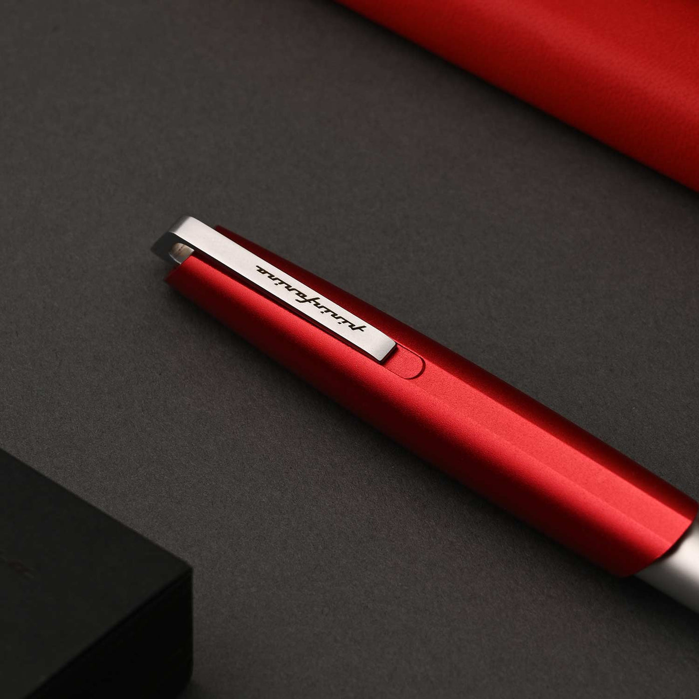 Pininfarina Segno PF Go Fountain Pen - Red 17