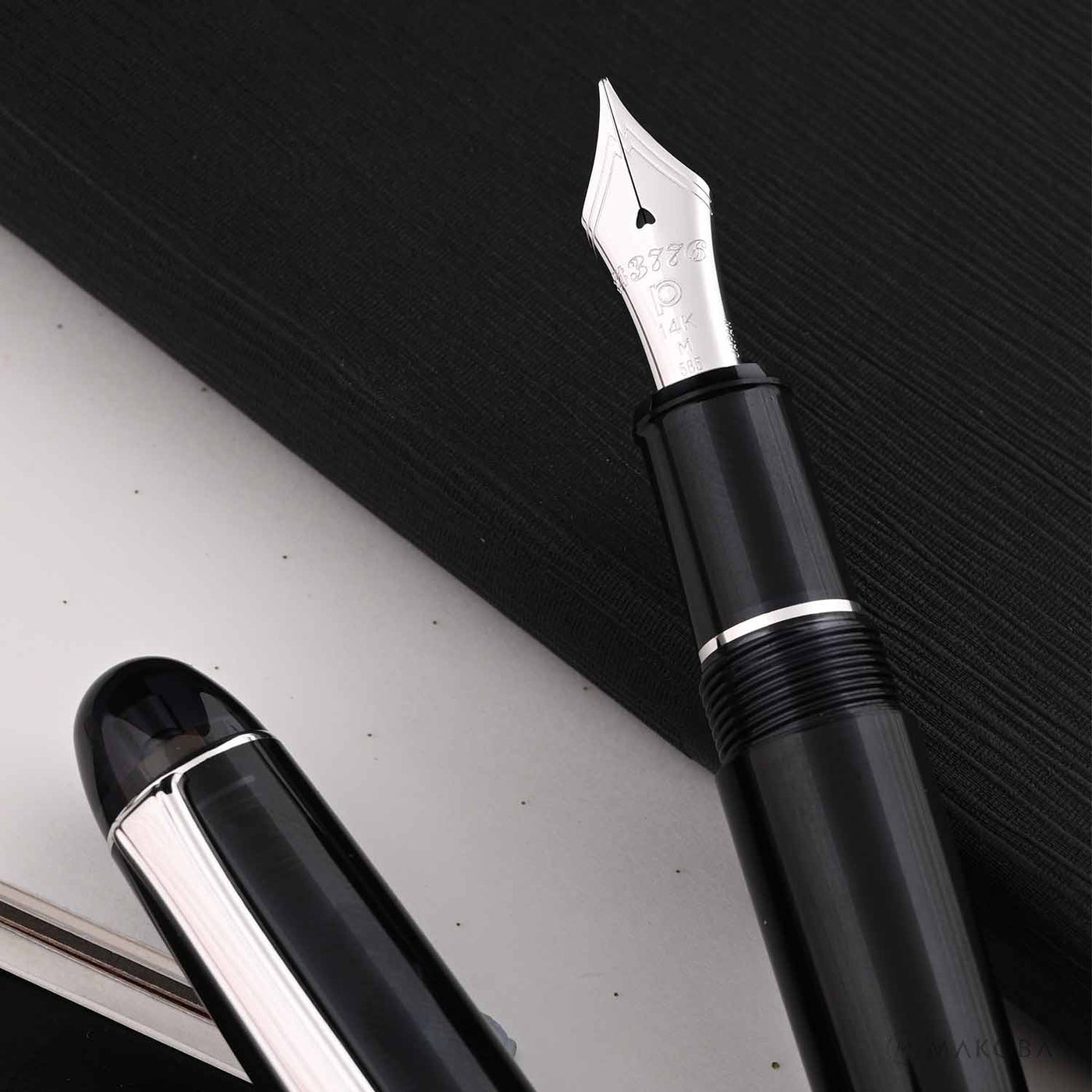 Platinum 3776 Century Fountain Pen - Black Diamond CT 2