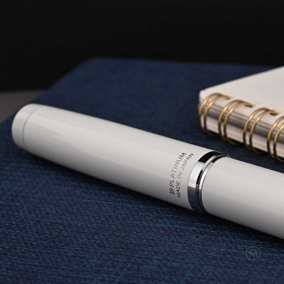 Platinum Procyon Fountain Pen - Porcelain White 4