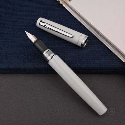 Platinum Procyon Fountain Pen - Porcelain White 7