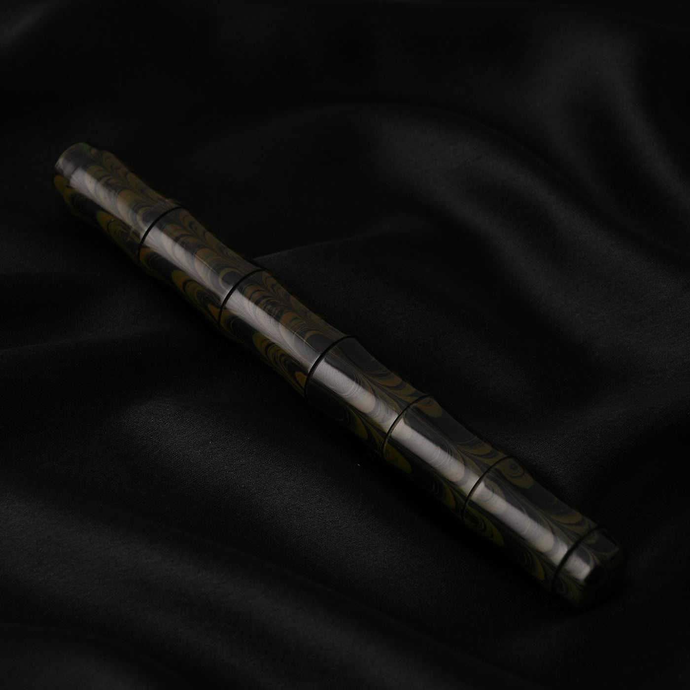 Ranga Regular Bamboo Ebonite Fountain Pen - Olive/Black Ripple