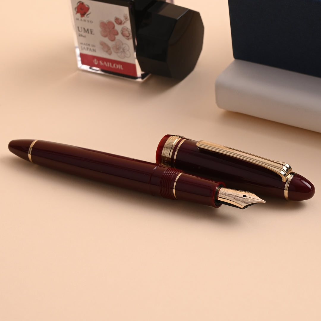 セーラー万年筆 SAILOR 14K 585 1911 ワインレッド系 Sailor 1911S Maroon GT Fountain Pen | Shop Online at Makoba | Sailor