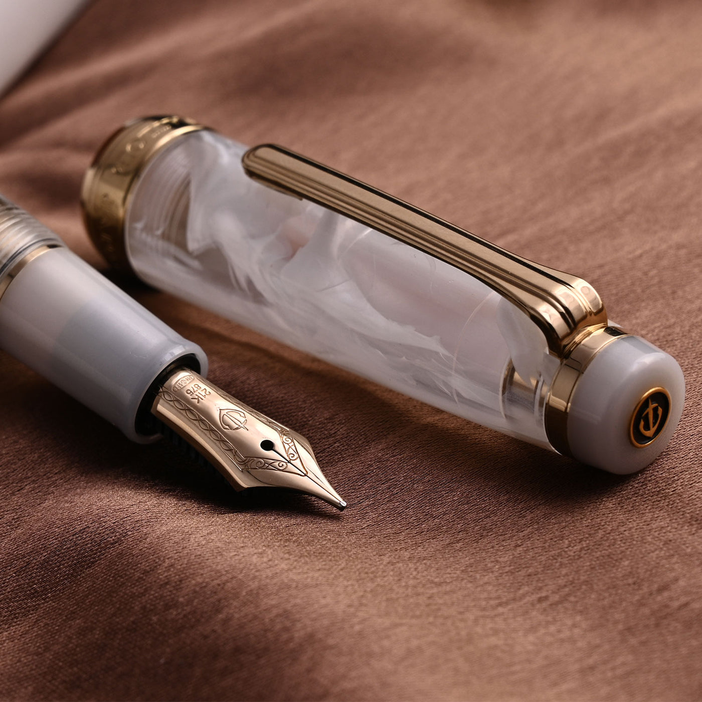 Sailor Professional Gear Slim Veilio Fountain Pen Pearl White GT (Limited Production) 8