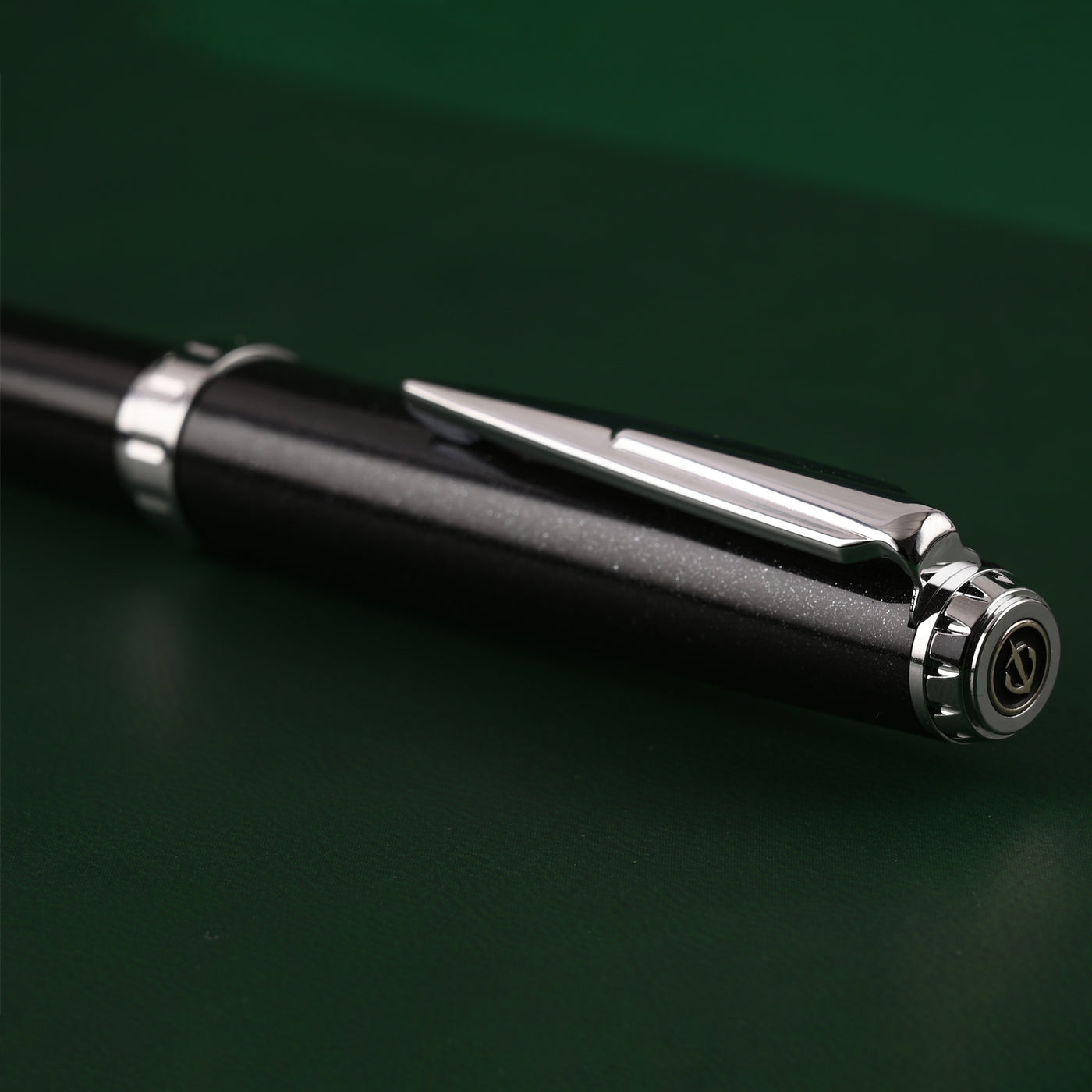 Sailor Reglus Fountain Pen - Black CT 10