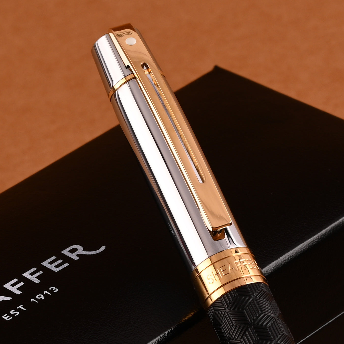 Sheaffer 300 Fountain Pen - Engraved Black & Chrome GT 10