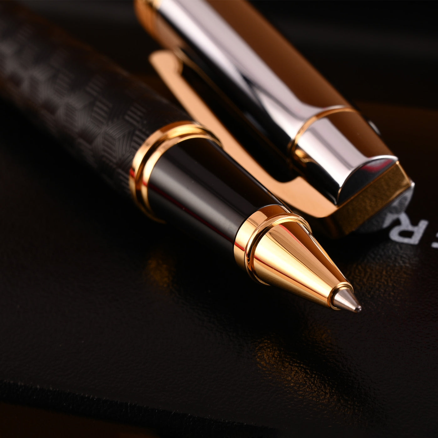 Sheaffer 300 Roller Ball Pen - Engraved Black & Chrome GT 8