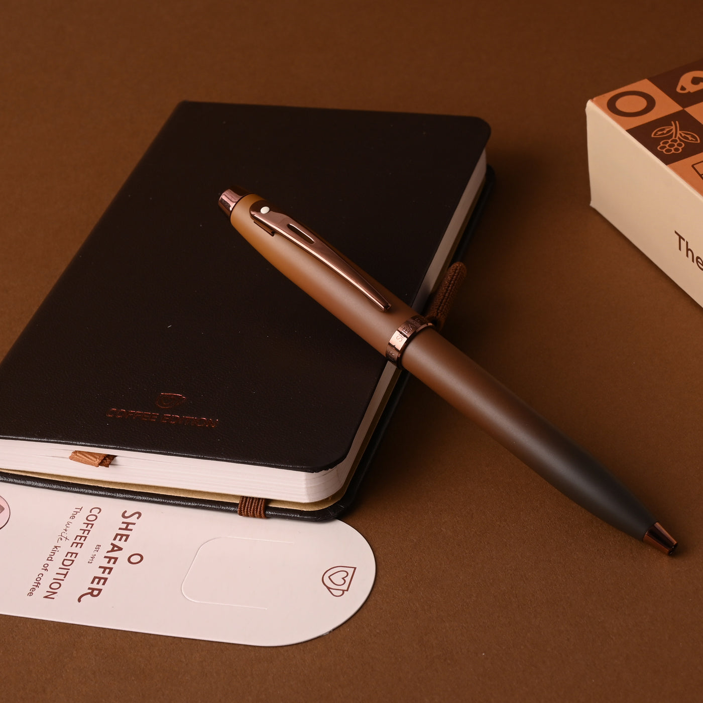 Sheaffer 9374 Gift Set - 100 Series Coffee Matte Brown Ball Pen with Brown Small Notebook 3