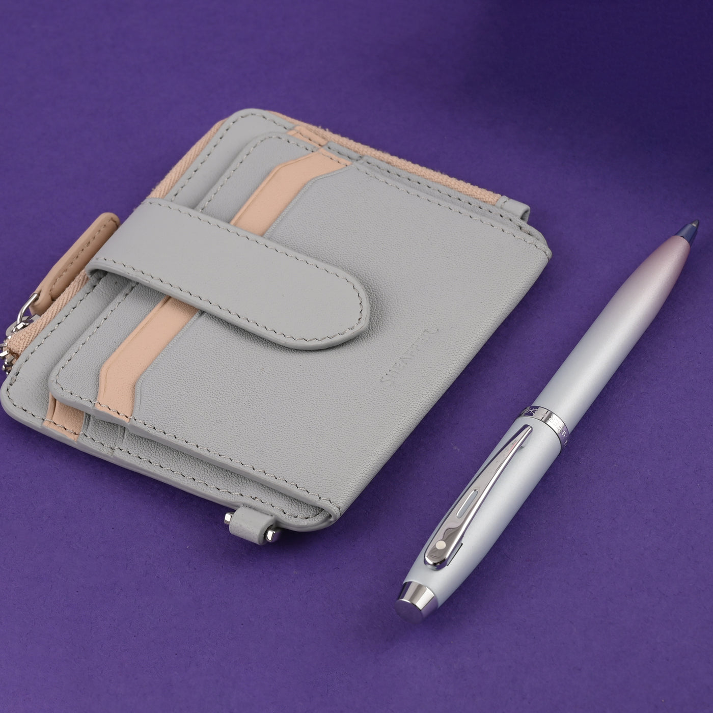 Sheaffer 9376 Gift Set - Expressions 100 Blue & Pink Pearlised Gradient Ball Pen with Leather Wallet 3