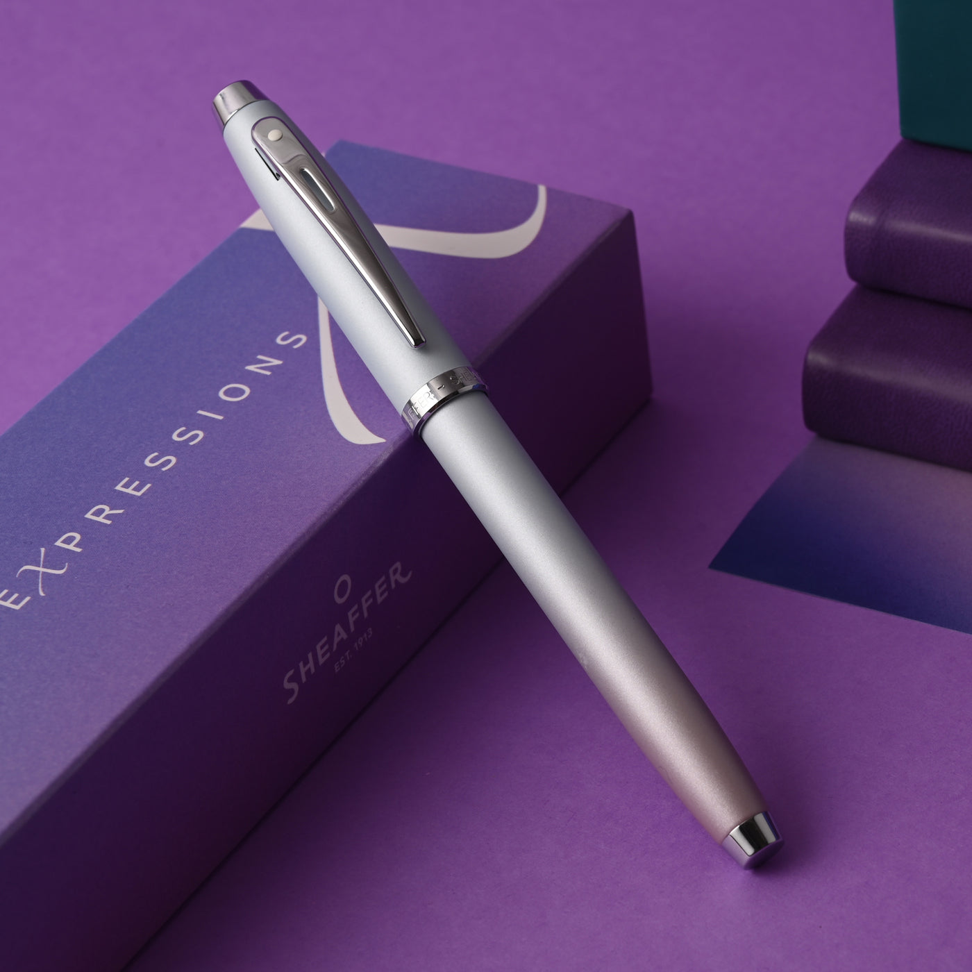 Sheaffer Expressions 100 Fountain Pen - Blue & Pink Pearlised Gradient CT 12