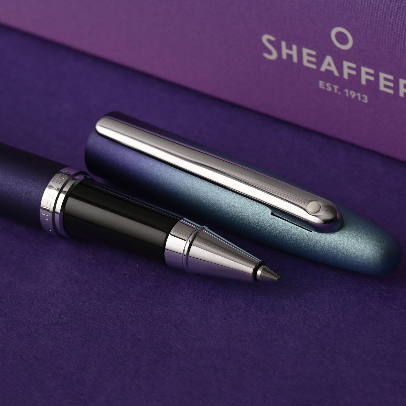 Sheaffer Expressions VFM Roller Ball Pen - Blue & Purple Pearlised Gradient CT 11