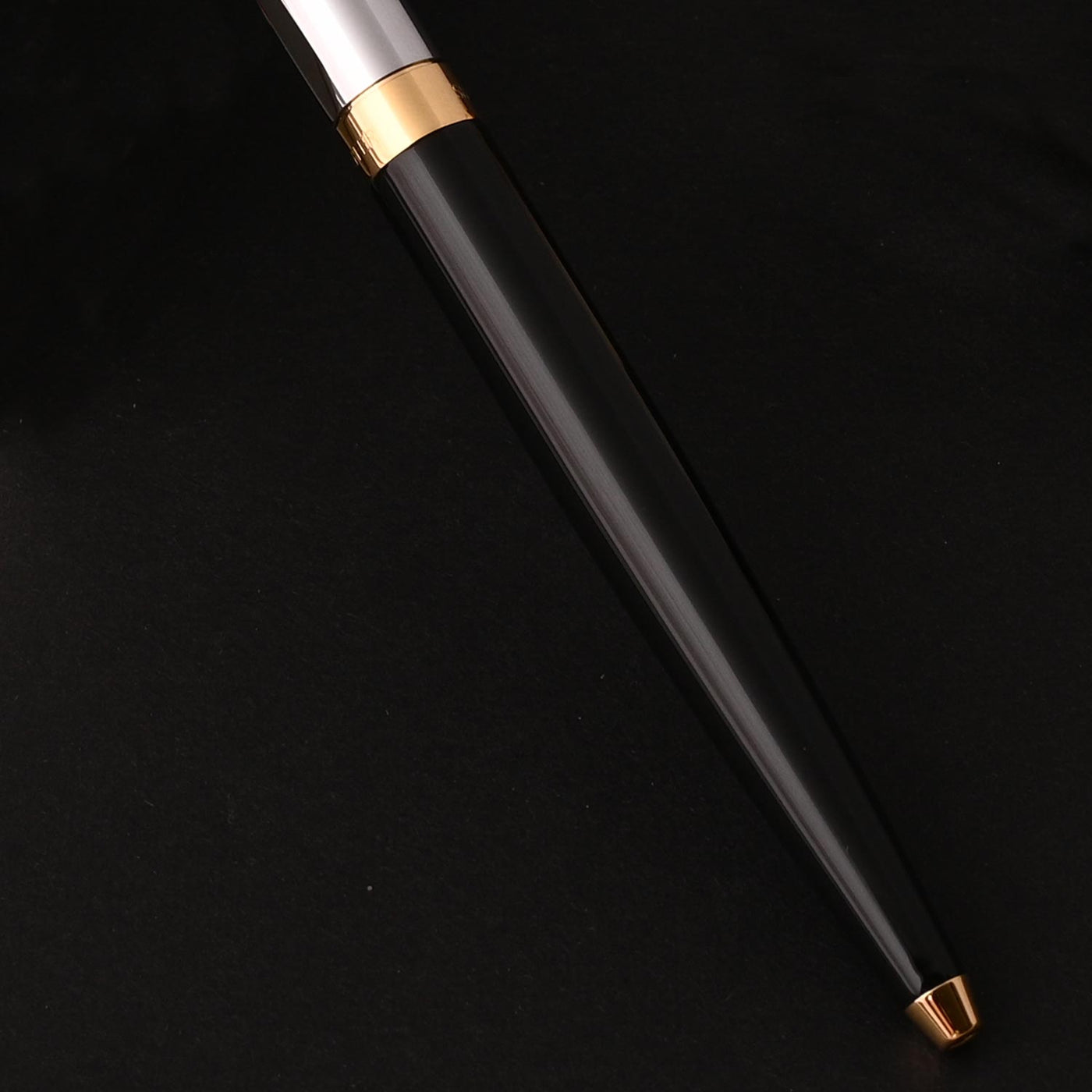 Sheaffer Gift Set - Sagaris Black & Chrome Ball Pen with Gold Table Clock 5