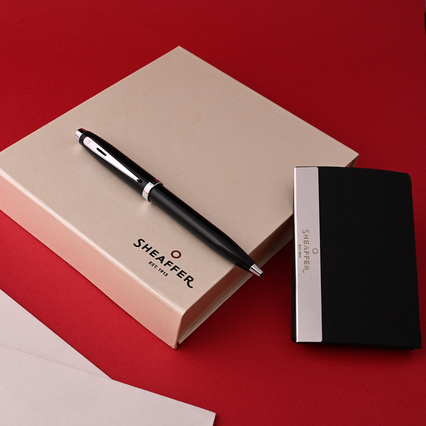 Sheaffer Gift Set - 100 Series Black CT Ball Pen with Card Holder 1
