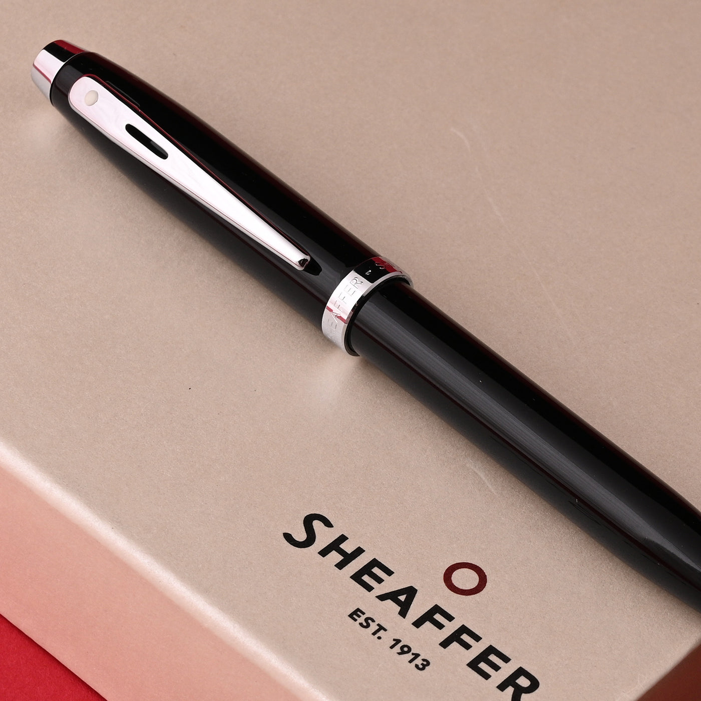 Sheaffer Gift Set - 100 Series Black CT Ball Pen with Card Holder 3